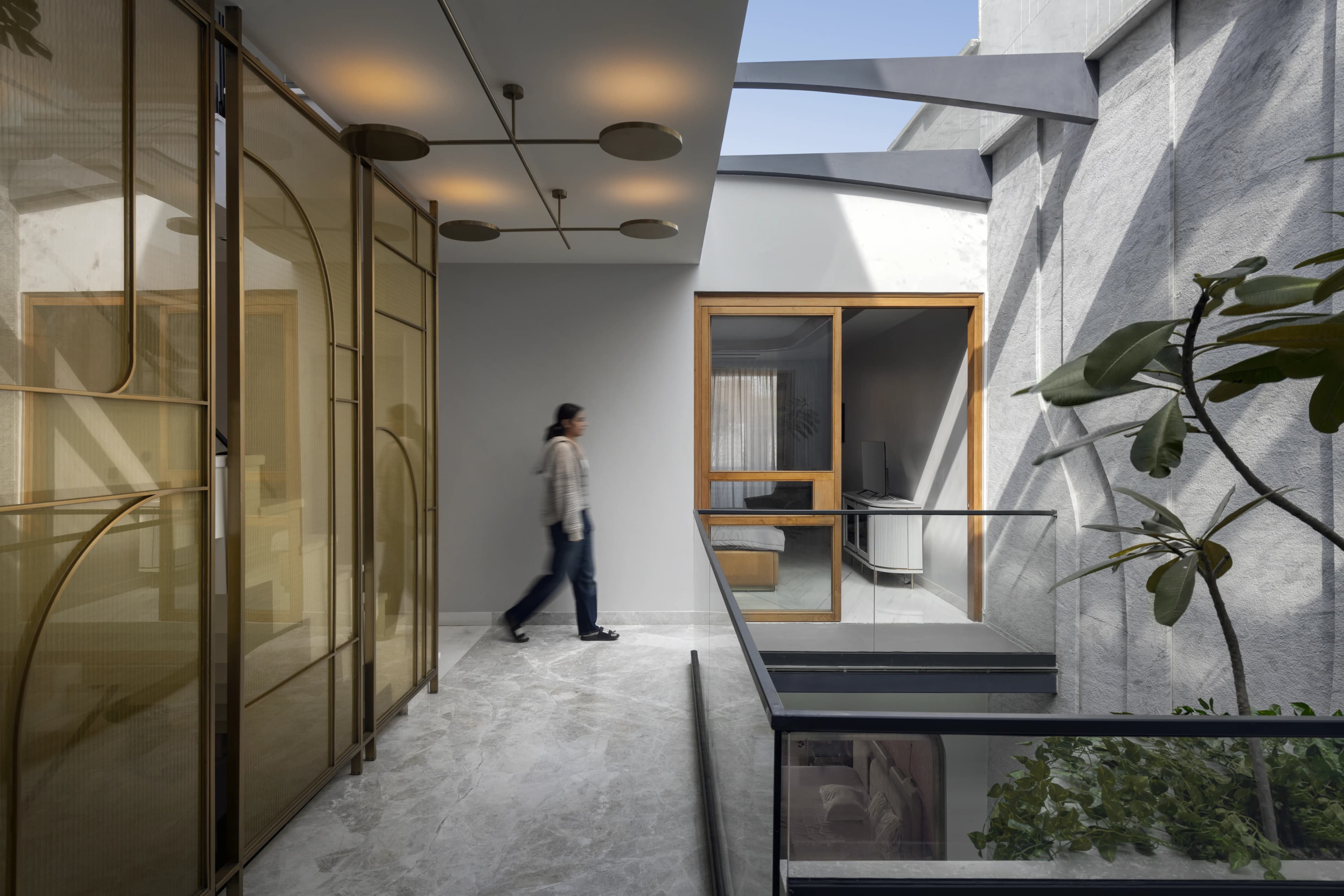 6 X 18 Slender House