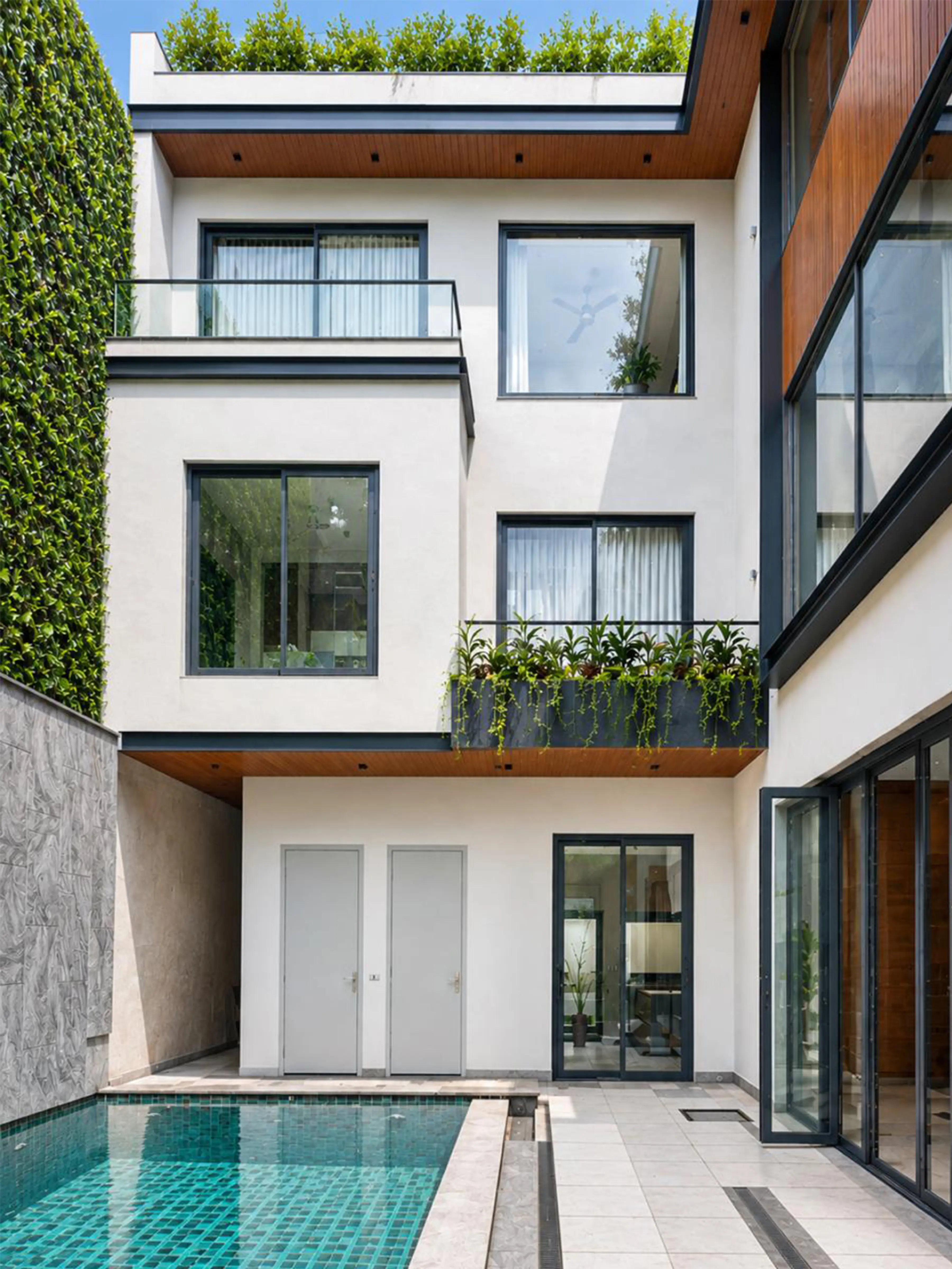 House of Blue Courtyard